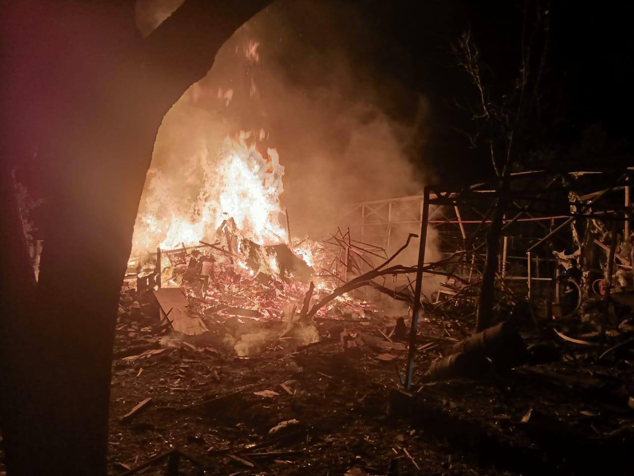 photo 5235863097636418787 y