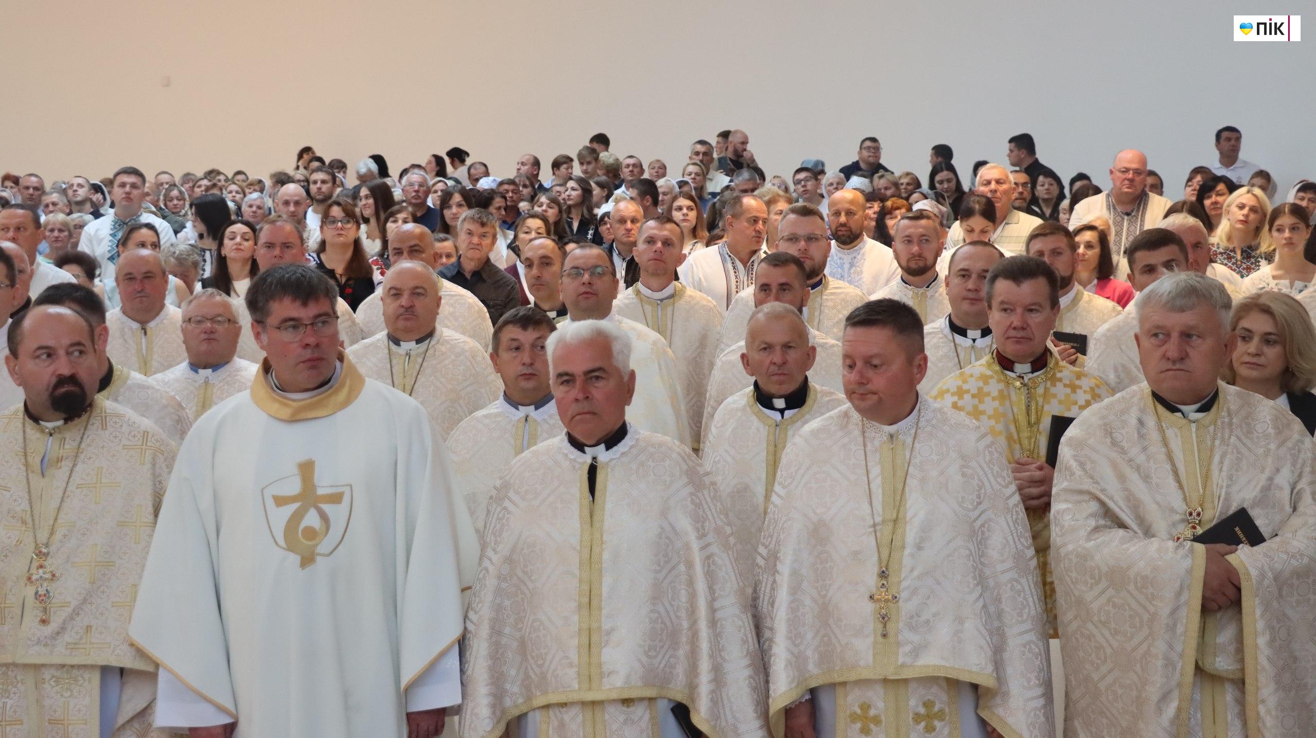 У Старуні освятили перший в Україні храм УГКЦ з підземною базилікою (ФОТОРЕПОРТАЖ) 34 photo 5280937916119515231 w