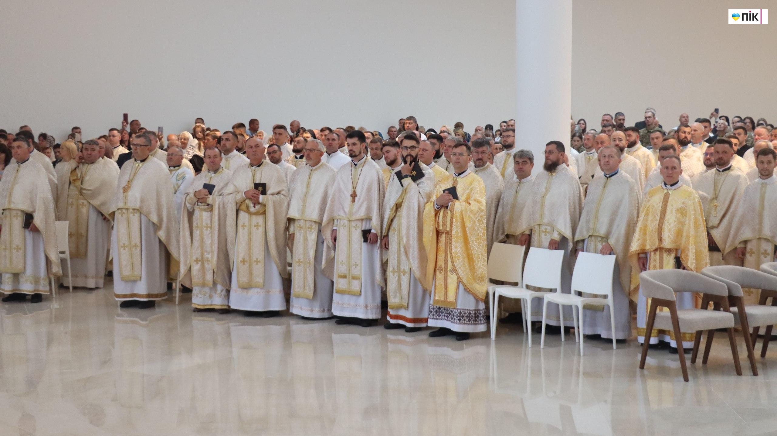 У Старуні освятили перший в Україні храм УГКЦ з підземною базилікою (ФОТОРЕПОРТАЖ) 35 photo 5280937916119515232 w