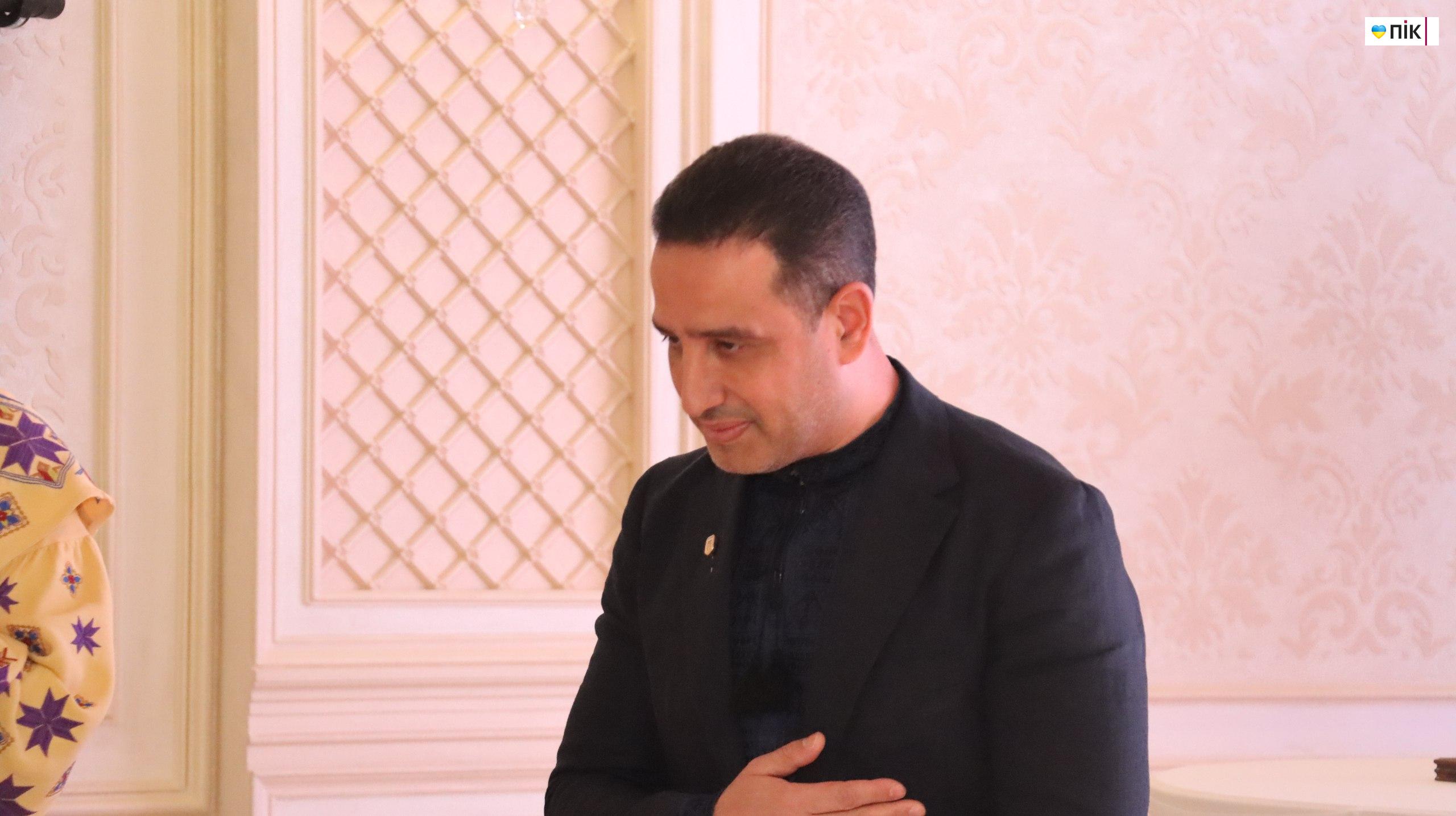 Понад 5 мільйонів зібрали на благодійному аукціоні на Івано-Франківщині (ФОТОРЕПОРТАЖ) 20 photo 5280937916119515311 w