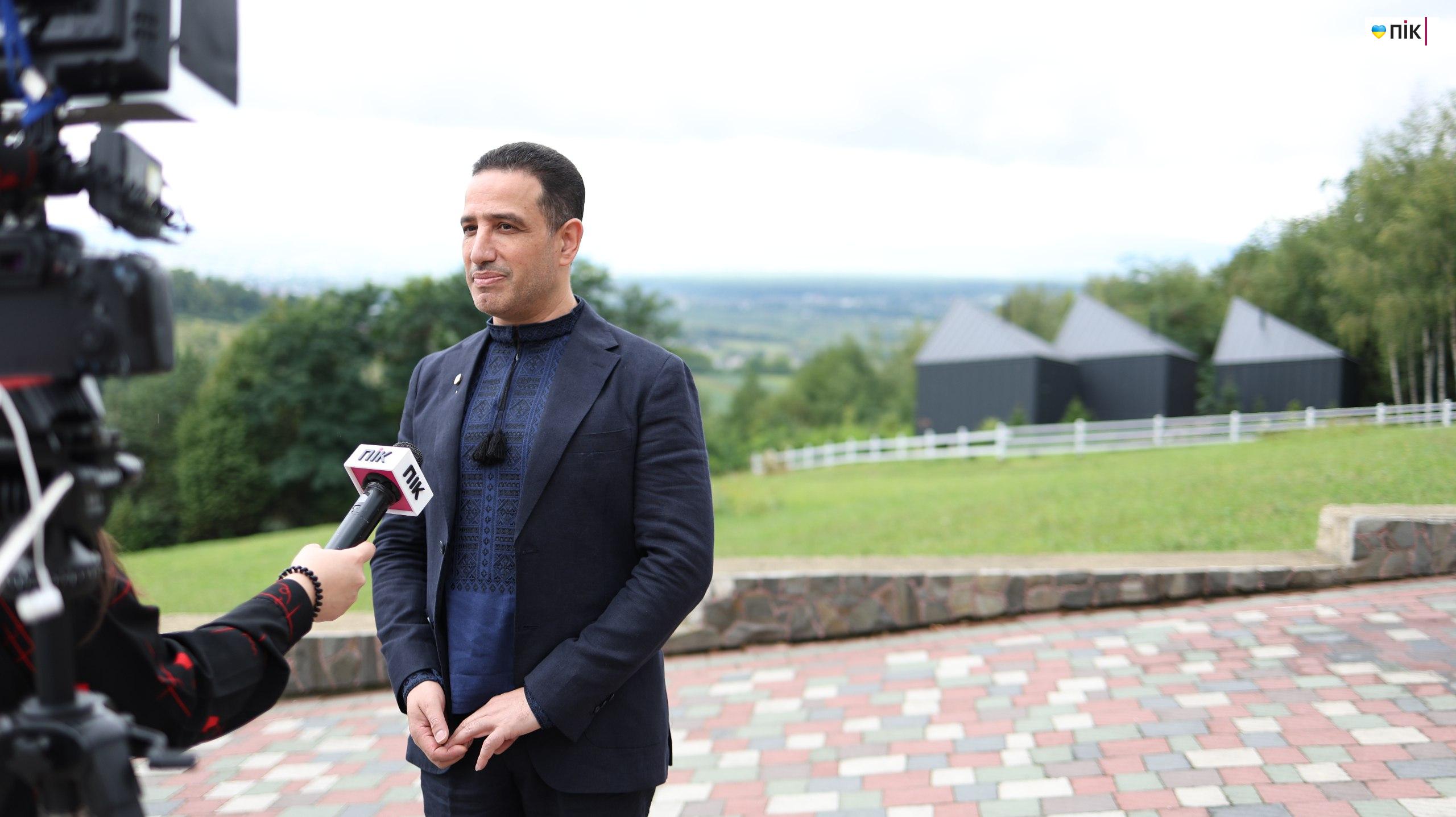 Понад 5 мільйонів зібрали на благодійному аукціоні на Івано-Франківщині (ФОТОРЕПОРТАЖ) 50 photo 5280937916119515318 w