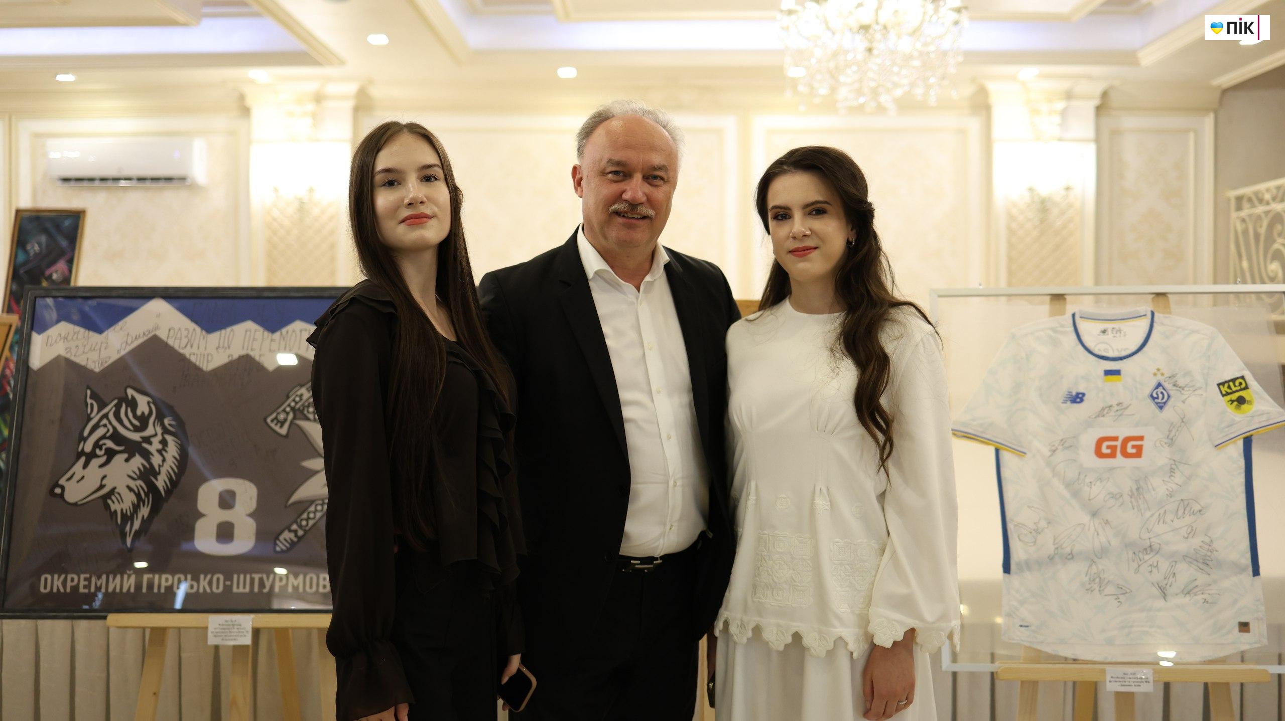 Понад 5 мільйонів зібрали на благодійному аукціоні на Івано-Франківщині (ФОТОРЕПОРТАЖ) 36 photo 5280937916119515329 w