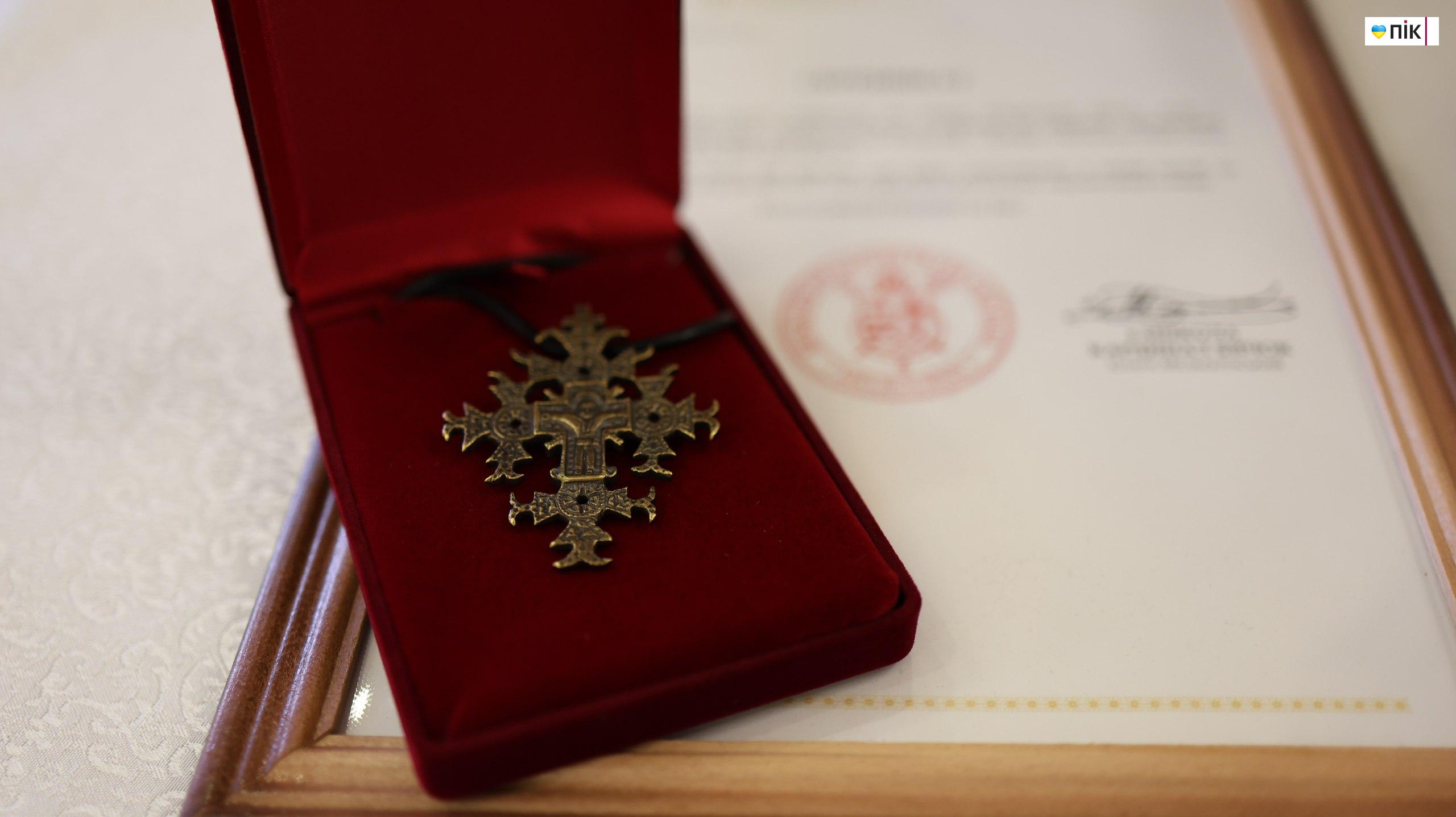 Понад 5 мільйонів зібрали на благодійному аукціоні на Івано-Франківщині (ФОТОРЕПОРТАЖ) 52 photo 5280937916119515351 w 1