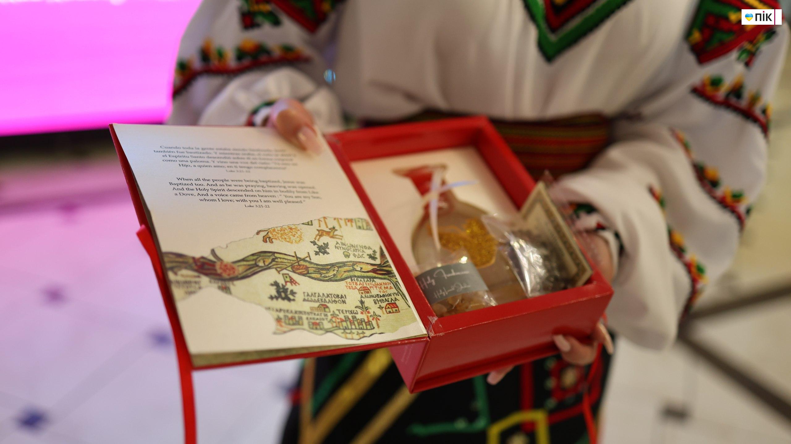 Понад 5 мільйонів зібрали на благодійному аукціоні на Івано-Франківщині (ФОТОРЕПОРТАЖ) 11 photo 5280937916119515360 w 1