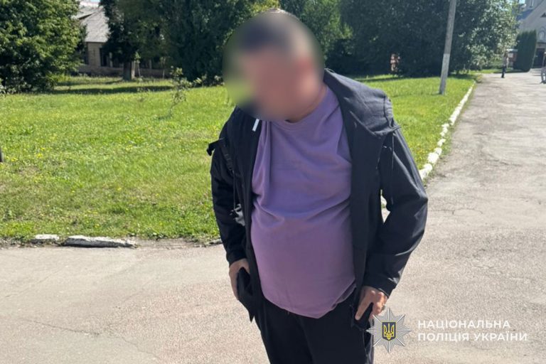 У Тернополі чоловік розпочав стрілянину на території лікарні (ФОТО) 11 v8 9392605a7019e27f280b2b40d0cc6f65