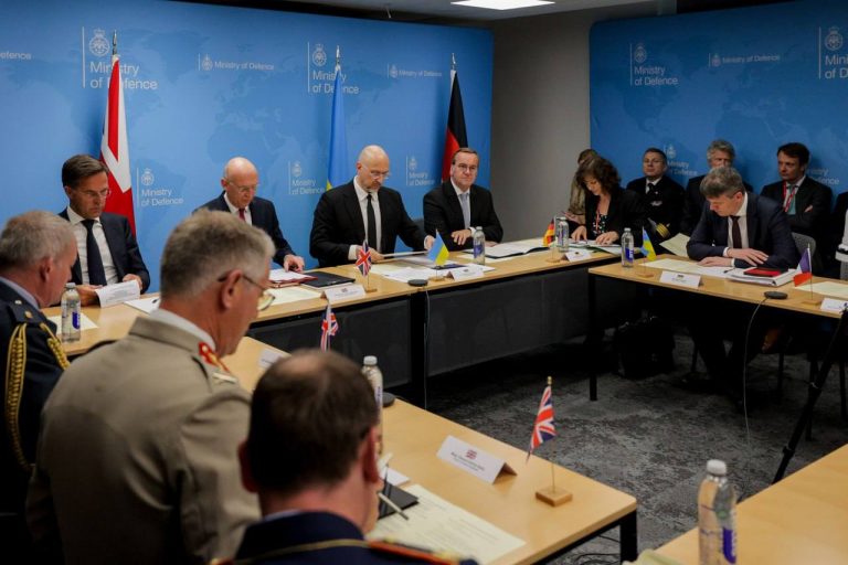 Шмигаль розповів ключові домовленості 30-го засідання "Рамштайн" 10 Шмигаль розповів ключові домовленості 30-го засідання "Рамштайн"