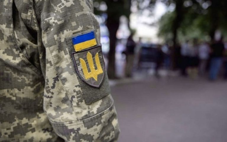У Тернополі водій наїхав на двох військовослужбовців, які хотіли перевірити його документи 6 2024 06 20 forma posvidchennya yake povynni pred yavlyaty pratsivnyky ttsk zatverdzhena kabminom 800 500