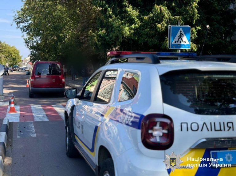 У Косові водійка «Volkswagen Caddy» збила 11-річну дівчинку (ФОТО) 8 У Косові водійка «Volkswagen Caddy» збила 11-річну дівчинку (ФОТО)