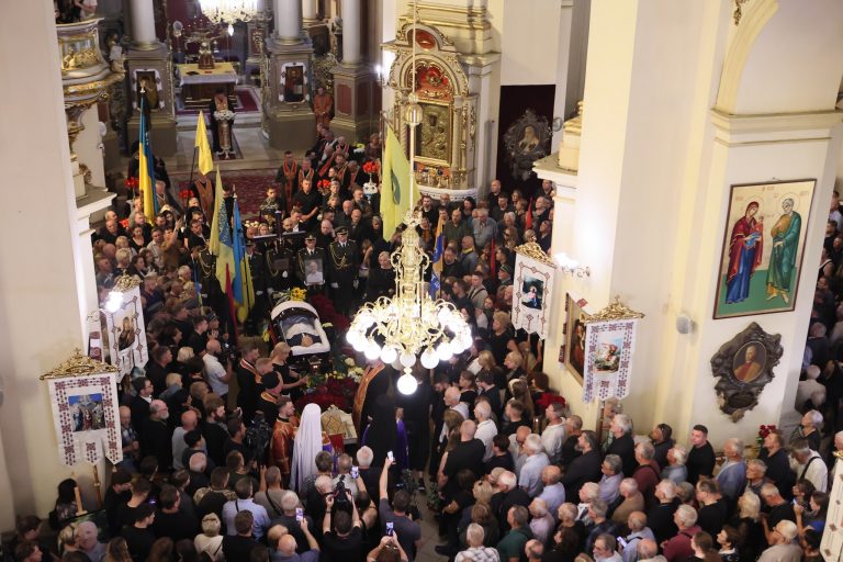 У Львові попрощалися із нардепом Андрієм Парубієм (ФОТО) 10 540000316 24383806081230043 6705679838760541026 n