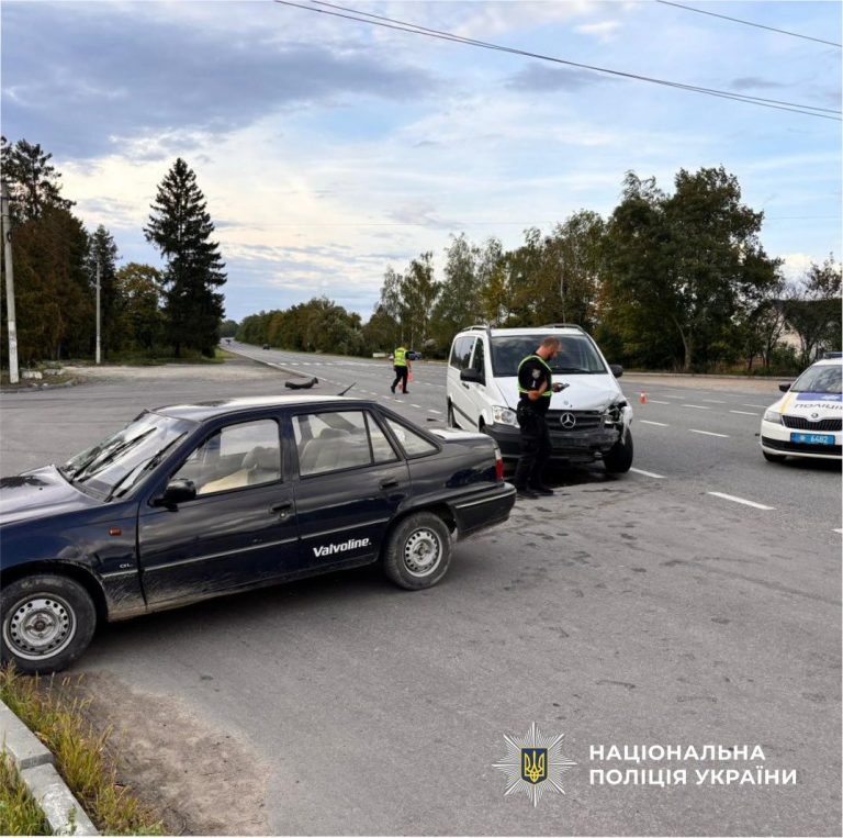 На Коломийщині зіткнулися два авто: є постраждалі (ФОТО)