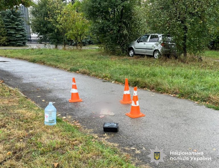 У Франківську водій автомобіля збив жінку на тротуарі (ФОТО) 7 547180295 791789840161914 7758433668675919814 n
