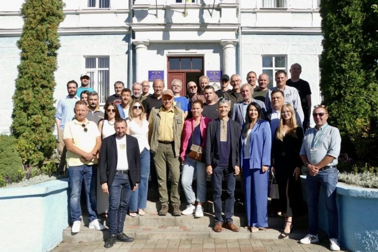 15 авто для захисників та підтримка дітей: Калуш зустрів гостей із Бельгії (ФОТО) 10 550211357 829471752937660 8524441404125268595 n