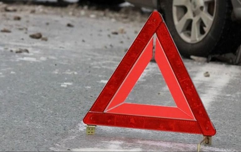 ДТП на Калуському шосе: зіткнулися легковик і авто конвойної служби 1 ДТП на Калуському шосе: зіткнулися легковик і авто конвойної служби