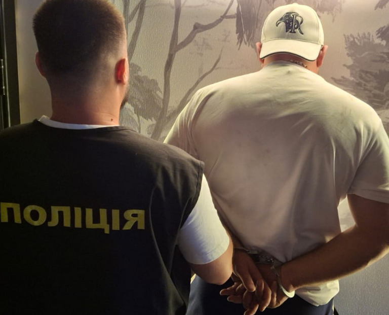 Нацполіція та СБУ затримали злочинне угруповання на чолі зі "смотрящим" за Коломиєю (ФОТО, ВІДЕО) 4 68be93a5a397f117386304