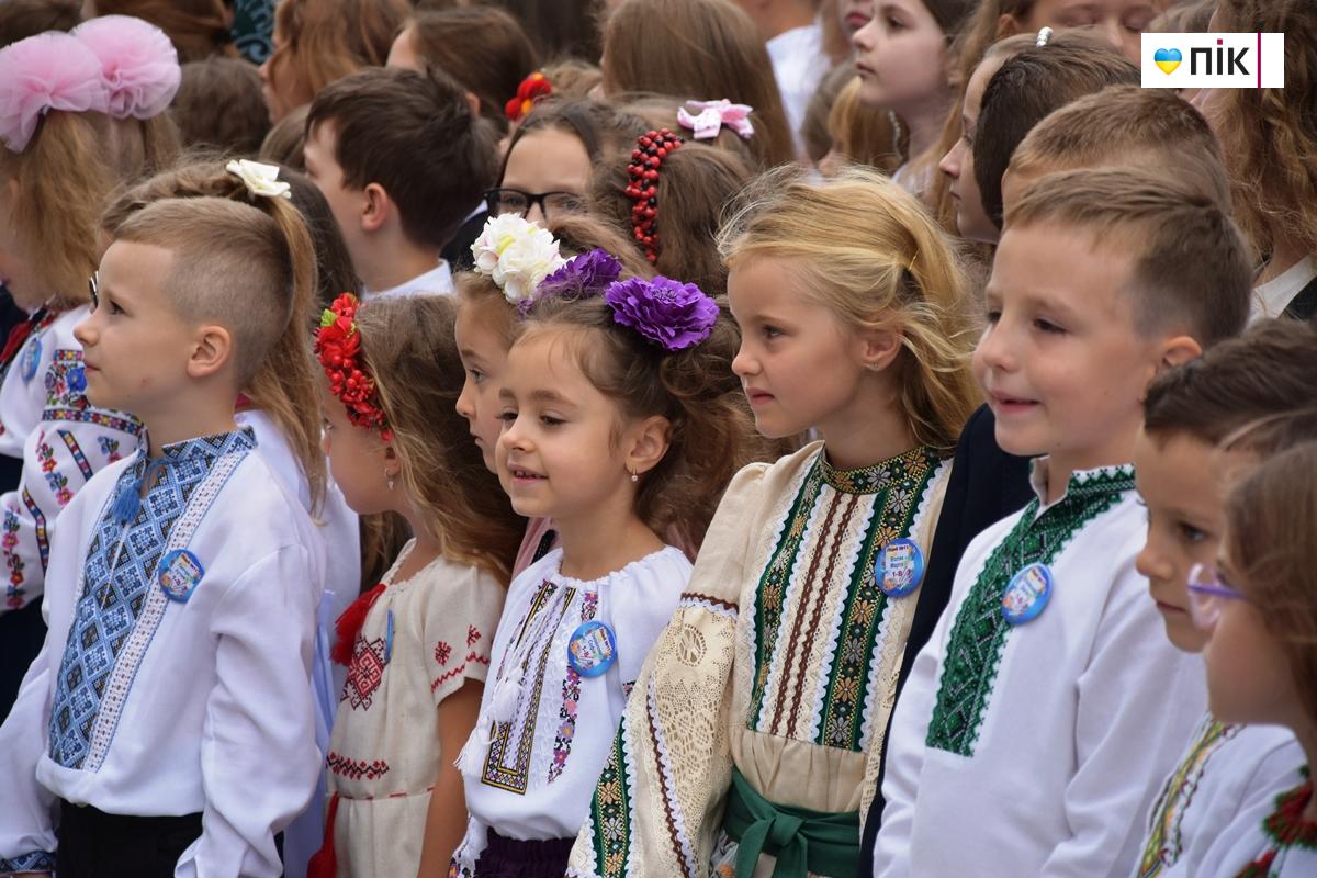 День знань-2025: у Франківських ліцеях пролунав перший дзвоник (ФОТО) 28 DSC 0685