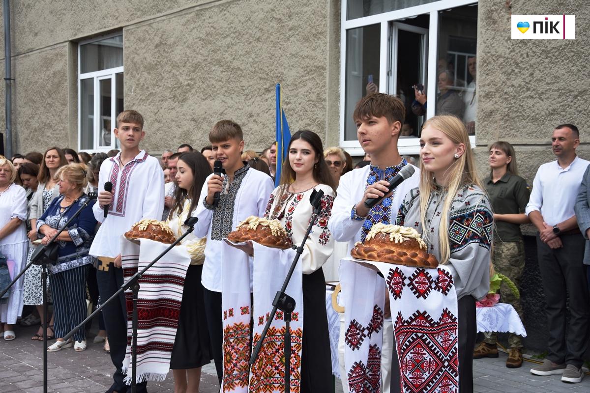 День знань-2025: у Франківських ліцеях пролунав перший дзвоник (ФОТО) 46 DSC 0871