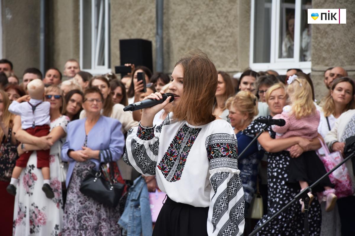 День знань-2025: у Франківських ліцеях пролунав перший дзвоник (ФОТО) 49 DSC 0893