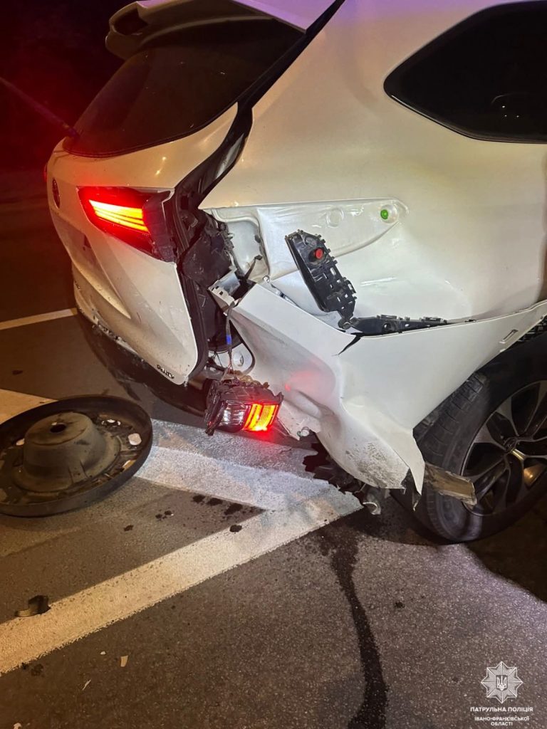 У Франківську трапилася ДТП: п'яний водій BMW зіштовхнувся з автомобілем Toyota 7 FB IMG 1757234296724