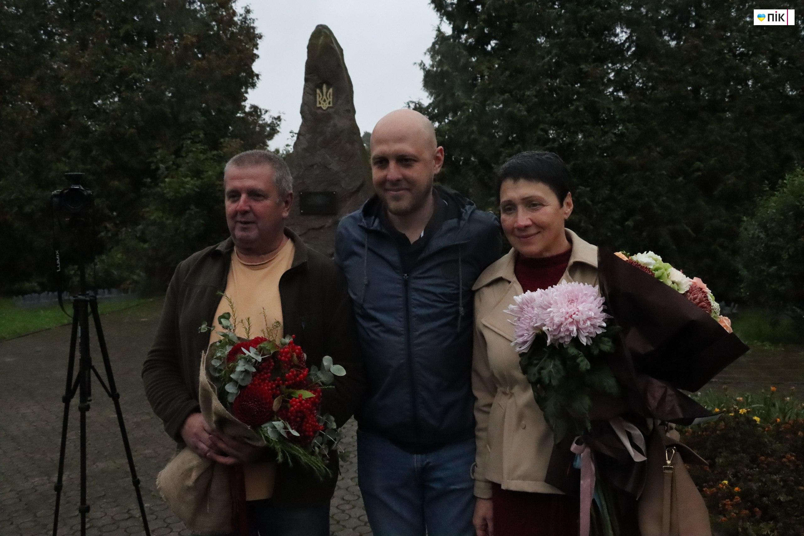 У Калуші зустріли Ярослава Гелема, який повернувся з полону (ФОТО, ВІДЕО) 7 IMG 20250924 204119 964