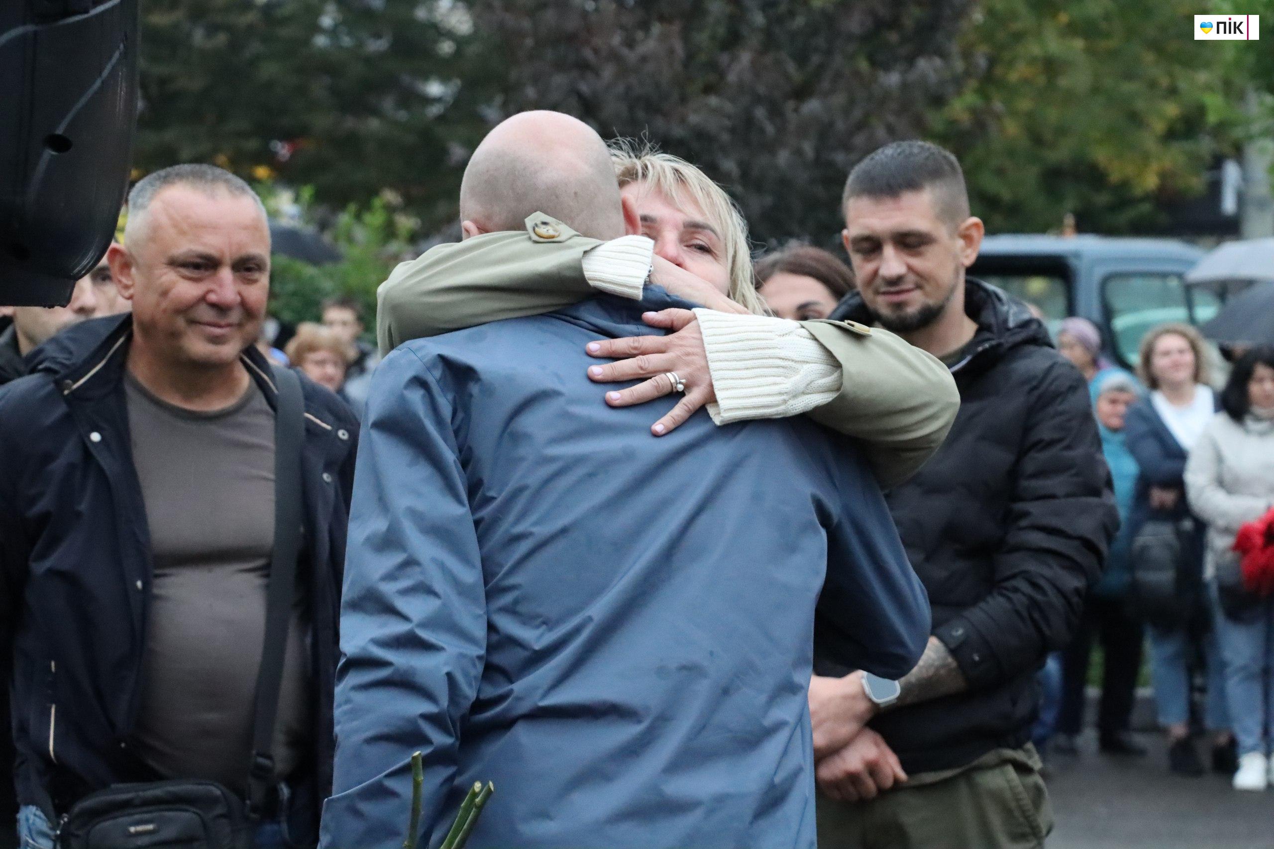 У Калуші зустріли Ярослава Гелема, який повернувся з полону (ФОТО, ВІДЕО) 15 IMG 20250924 213103 321