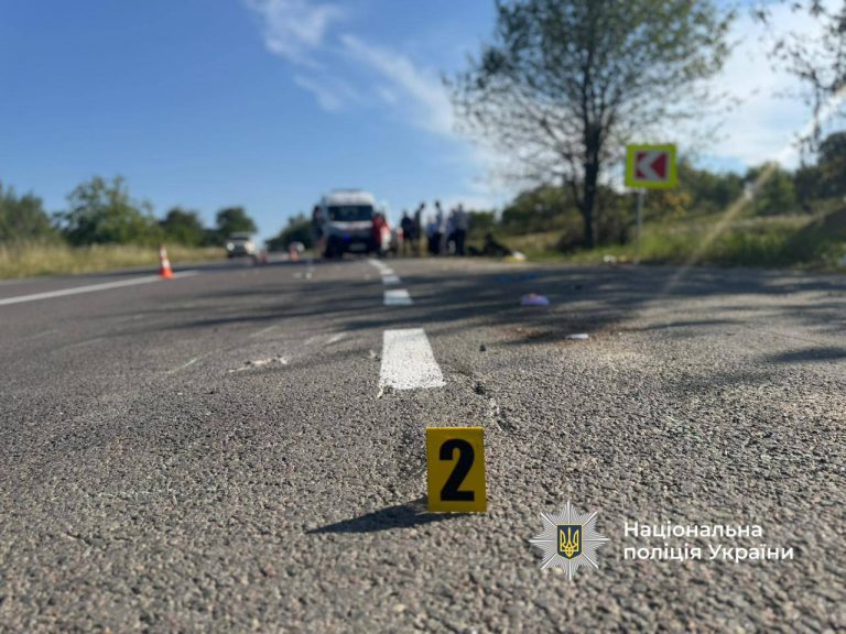 На Богородчанщині зіткнулися легковик та скутер: загинув 15-річний хлопець (ФОТО) 11 На Богородчанщині зіткнулися легковик та скутер: загинув 15-річний хлопець (ФОТО)
