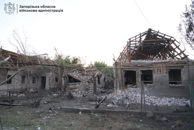 росіяни вдарили по Запоріжжю: розпочалися пожежі (ФОТО) 1 photo 2025 09 15 06 29 44