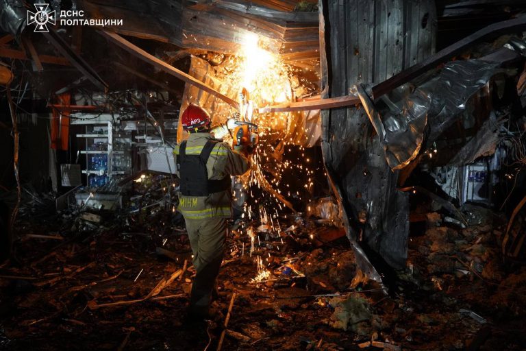 росіяни вдарили по АЗС на Полтавщині: постраждали четверо людей (ФОТО) 11 photo 2025 09 17 23 21 32