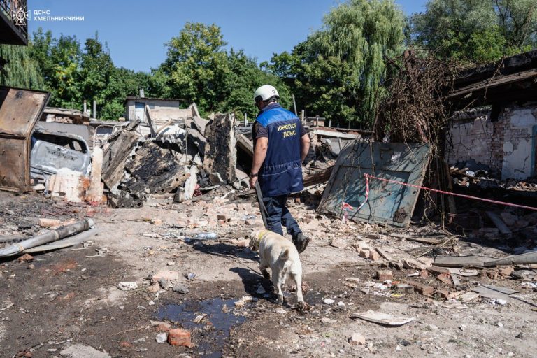 На Хмельниччині на місці влучання знайшли тіло чоловіка 2 photo 5314635306105961171 y