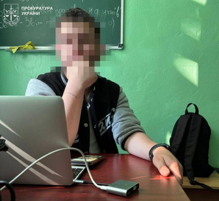 На Київщині 22-річний вчитель вчиняв сексуальне насильство над учнями (ФОТО) 1 24102025