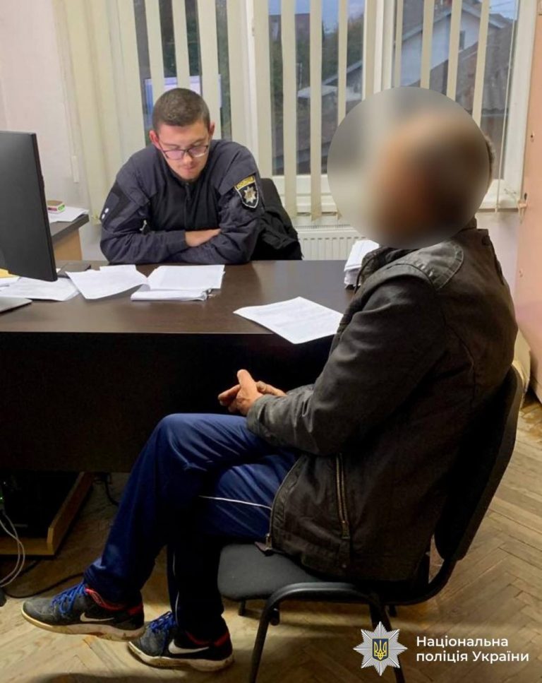 Прикарпатцю, який волочив собаку по дорозі, повідомили про підозру 7 Прикарпатцю, який волочив собаку по дорозі, повідомили про підозру
