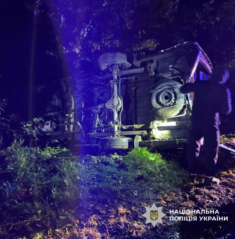 Нетверезий керманич влаштував автотрощу: у Майдані "Jeep" зіткнувся з мікроавтобусом (ФОТО) 8 559871586 817879227552975 8109733610488498647 n