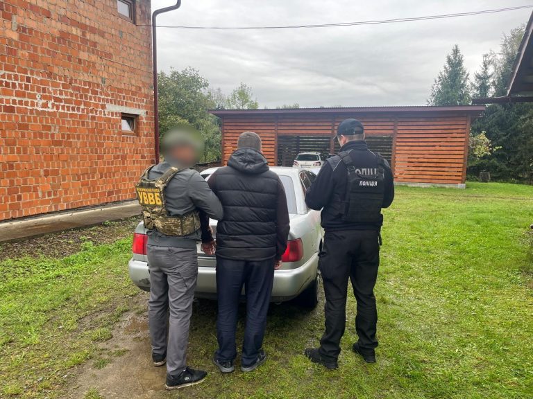 Прикарпатець за 8500 євро намагався незаконно вивезти "ухилянта" до Румунії 3 561874882 1141371698173258 2791156699966048116 n