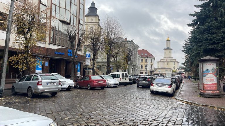 У Франківську облаштували 12 безкоштовних паркомісць для людей з інвалідністю 7 У Франківську облаштували 12 безкоштовних паркомісць для людей з інвалідністю