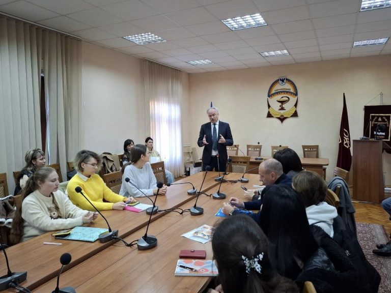 28 студентів із усієї України розпочали навчання на терапевтів мови і мовлення в ІФНМУ 3 568657215 1340067974581410 3302210161638790785 n