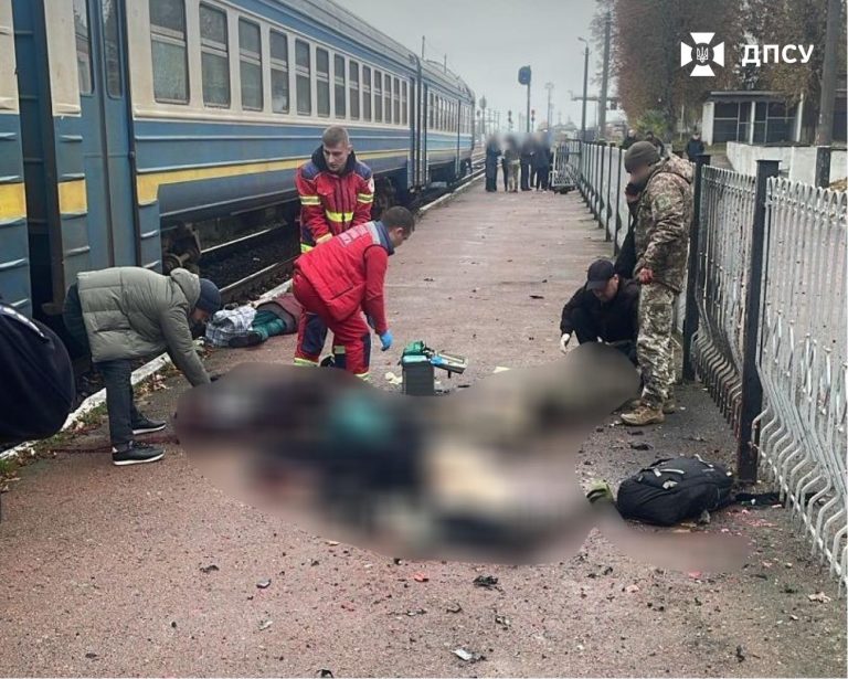 На Житомирщині чоловік підірвав вибухівку на пероні вокзалу: є загиблі та поранені (ФОТО) 9 570175078 1152529613652574 6827215659120106303 n