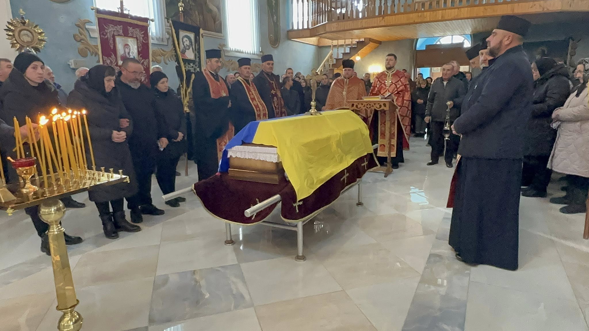 На Надвірнянщині попрощалися із 29-річним бійцем (ФОТО) 6 571233504 1288896276396232 5267195301501016991 n