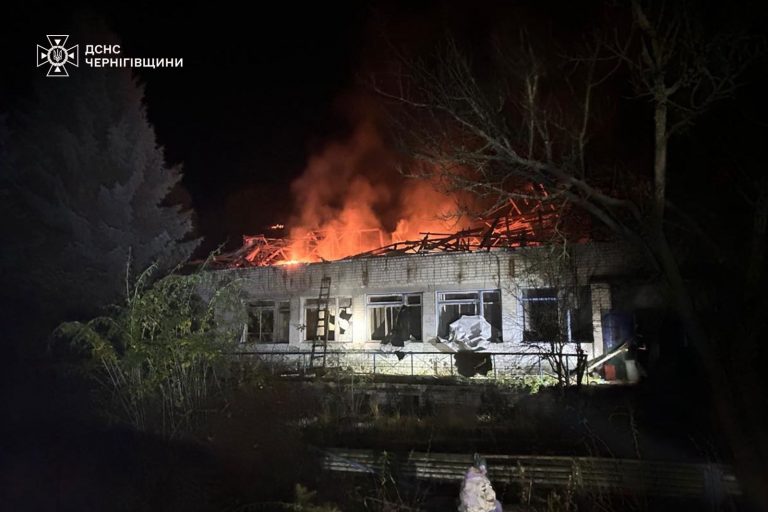 Росіяни атакували шахедами Чернігівщину: які наслідки (ФОТО) 12 Росіяни атакували шахедами Чернігівщину: які наслідки (ФОТО)