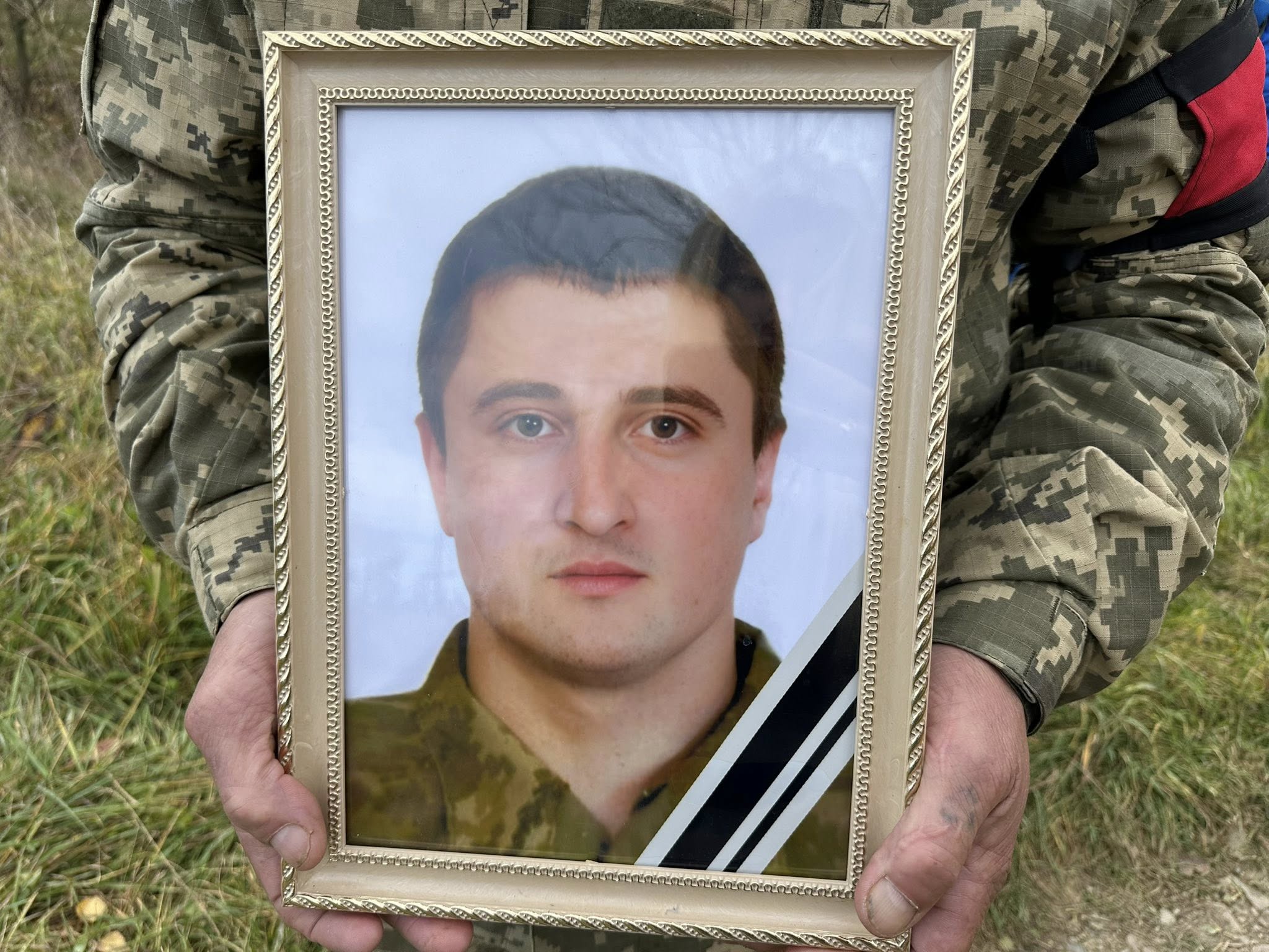 На Надвірнянщині попрощалися із 29-річним бійцем (ФОТО) 1 572426493 1288896433062883 2278422742997128354 n