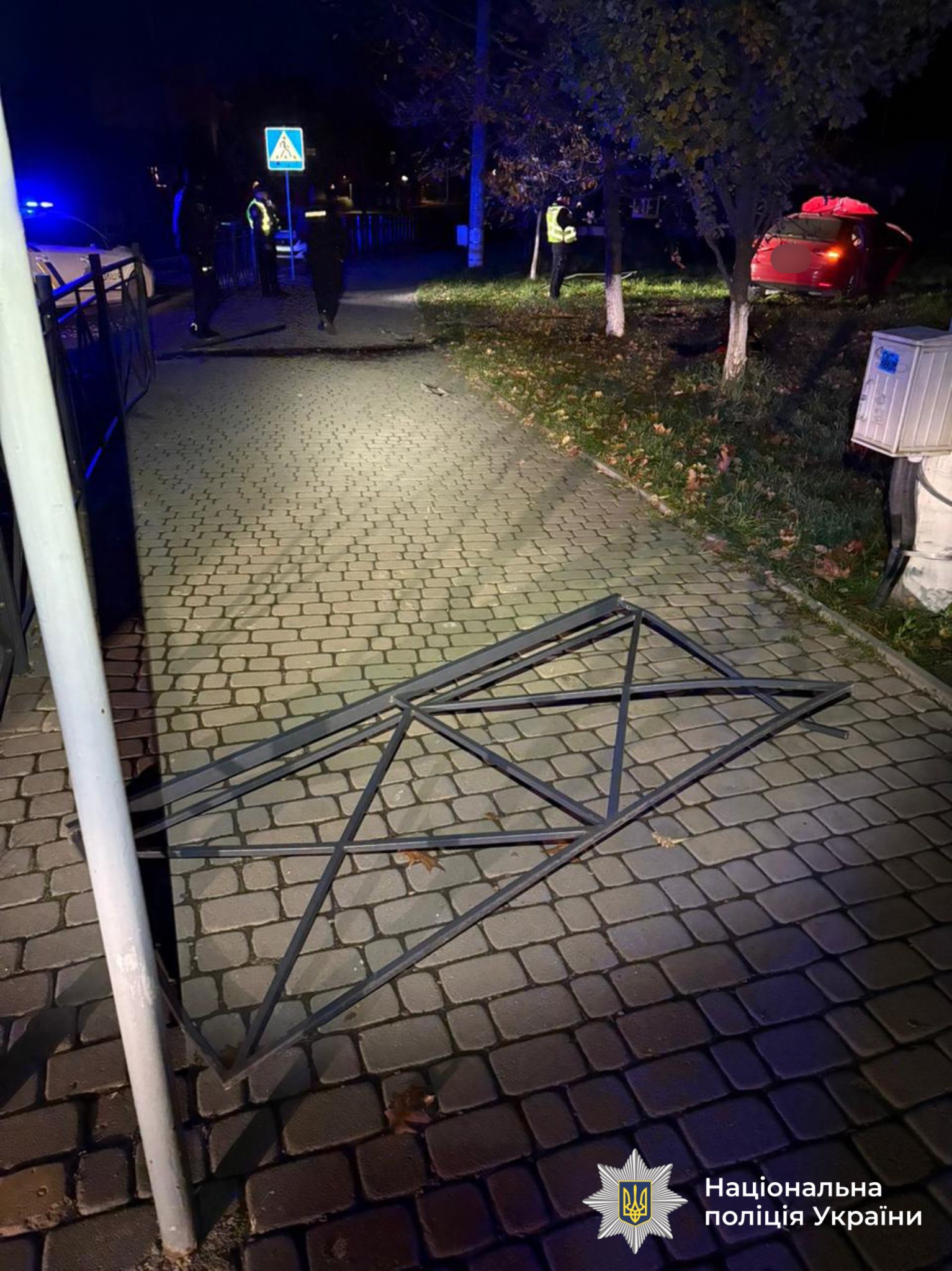 У Франківську п'яний водій скоїв ДТП: постраждала пасажирка (ФОТО) 3 572773429 832909316049966 8360287364878104080 n