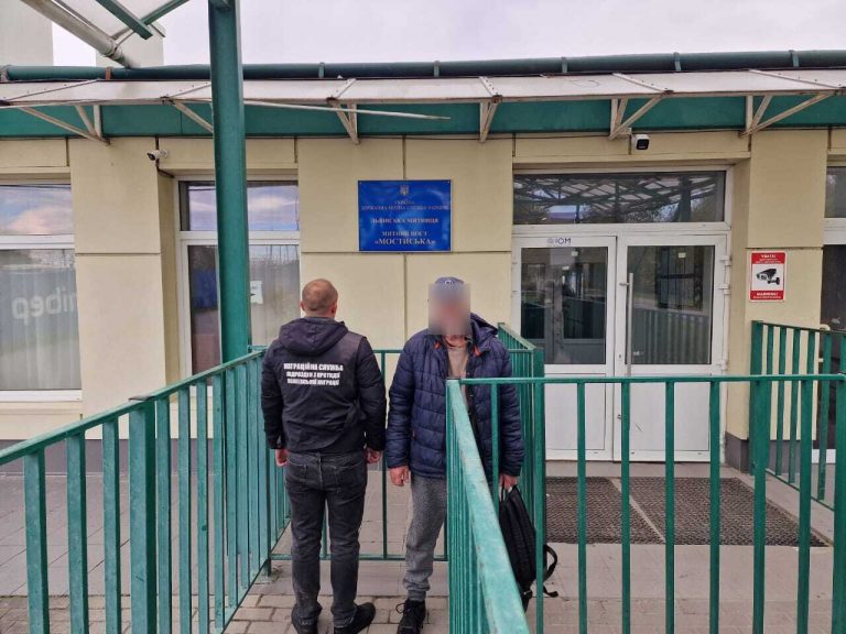 Громадянина Словацької Руспубліки видворили з Івано-Франківщини (ФОТО) 8 573488859 1314268340733038 8752506251124004859 n