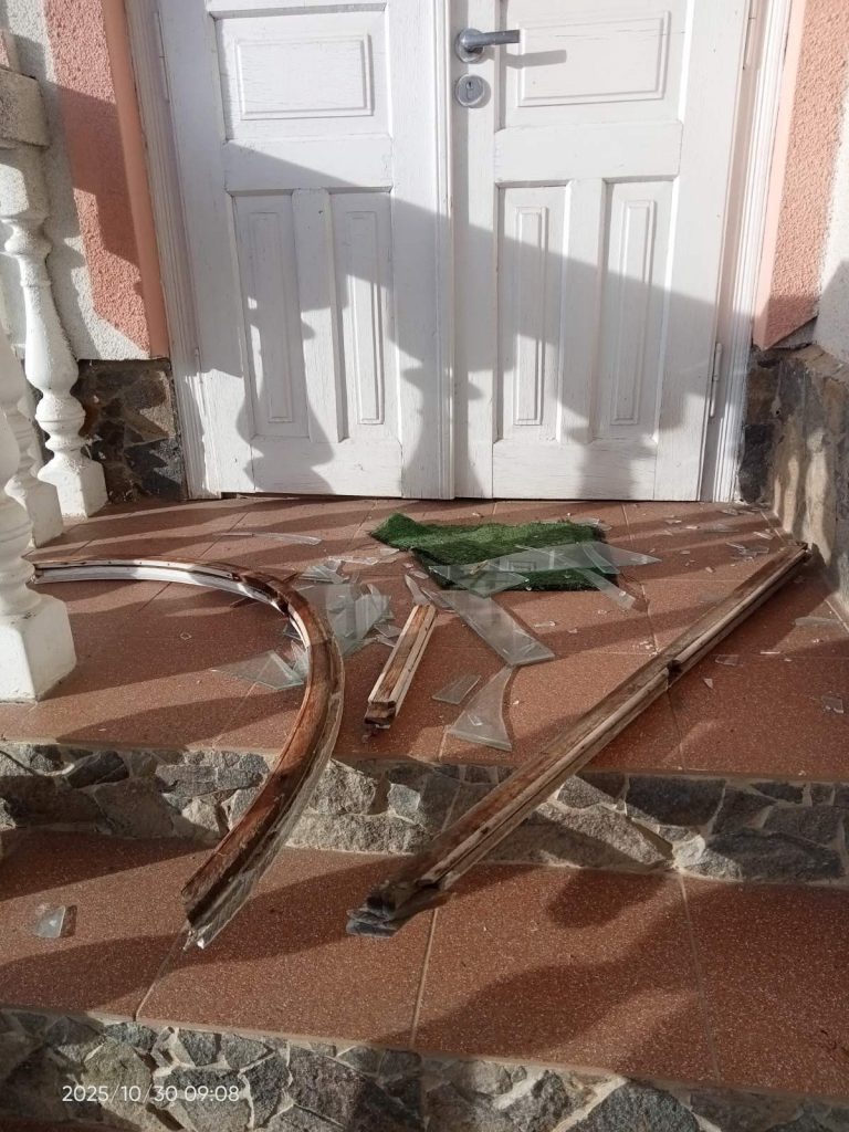 В Отинійській громаді впала ворожа ракета: пошкоджені кілька будинків (ФОТО) 7 574256801 122146008284701970 7763497738881807441 n