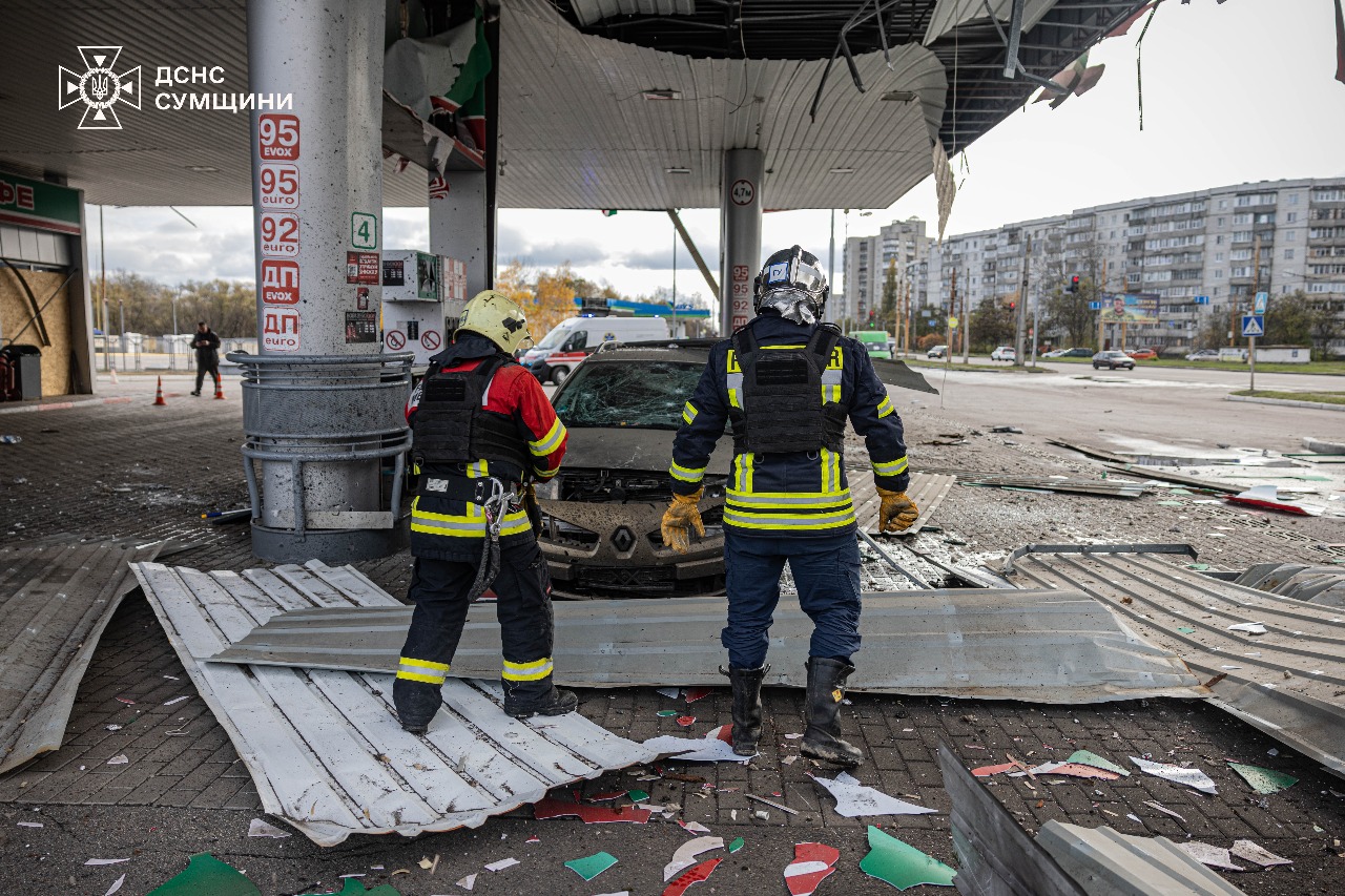 Росіяни вдарили дроном по АЗС у Сумах: є постраждалі (ВІДЕО) 2 574579900 1261402682694285 1779548228776133252 n