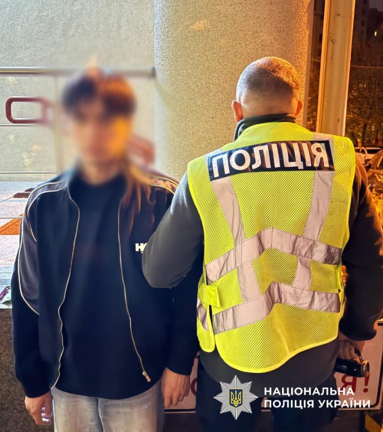 У Києві чоловік побив дівчину, яка не була схожа на фото із сайту знайомств (ФОТО) 2 68ecaa511e4c1302476258