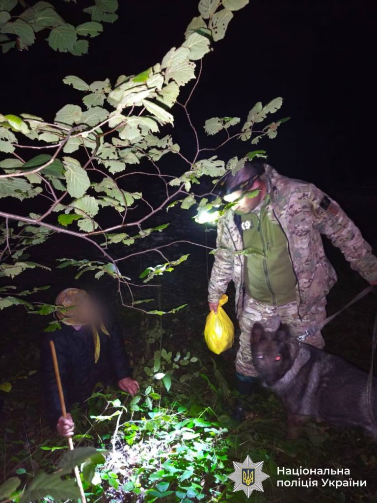У Галицькій громаді поліцейська вівчарка знайшла пенсіонерку, яка заблукала в лісі (ФОТО) 2 У Галицькій громаді поліцейська вівчарка знайшла пенсіонерку, яка заблукала в лісі (ФОТО)