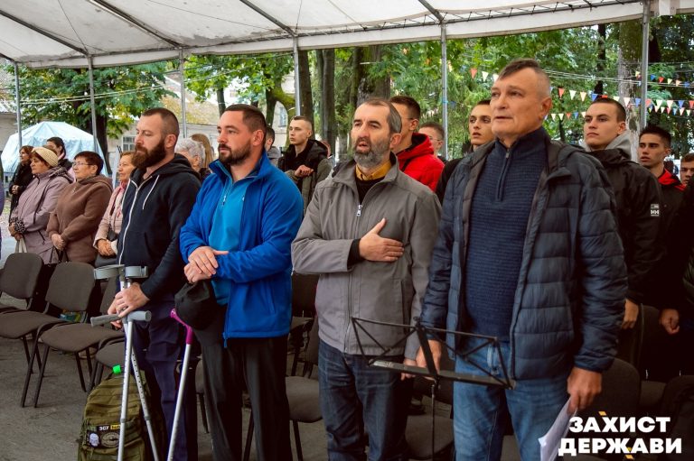 "Наша сила — у спільноті": Івано-Франківськ відзначив День захисників і захисниць (ФОТО) 5 6ea3ced0 c24f 4806 b245 ecbecd194f04