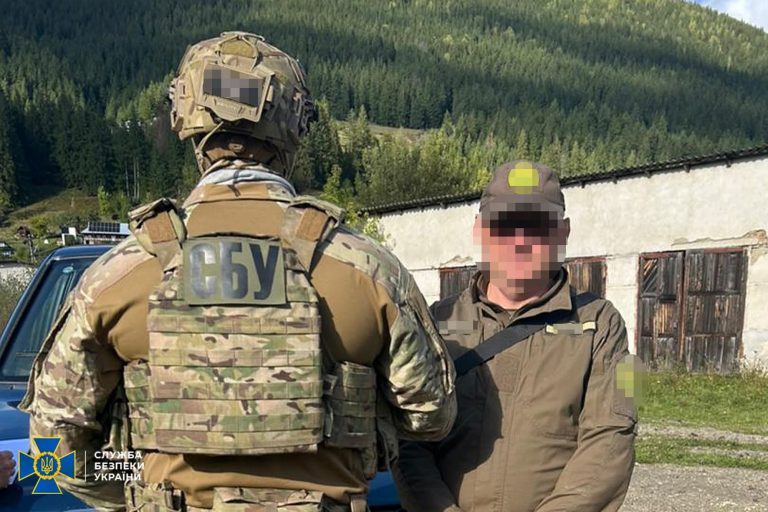 Затримали посадовців Нацпарку, які переправляли ухилянтів через Карпати за кордон (ФОТО) 11 FB IMG 1759323932054