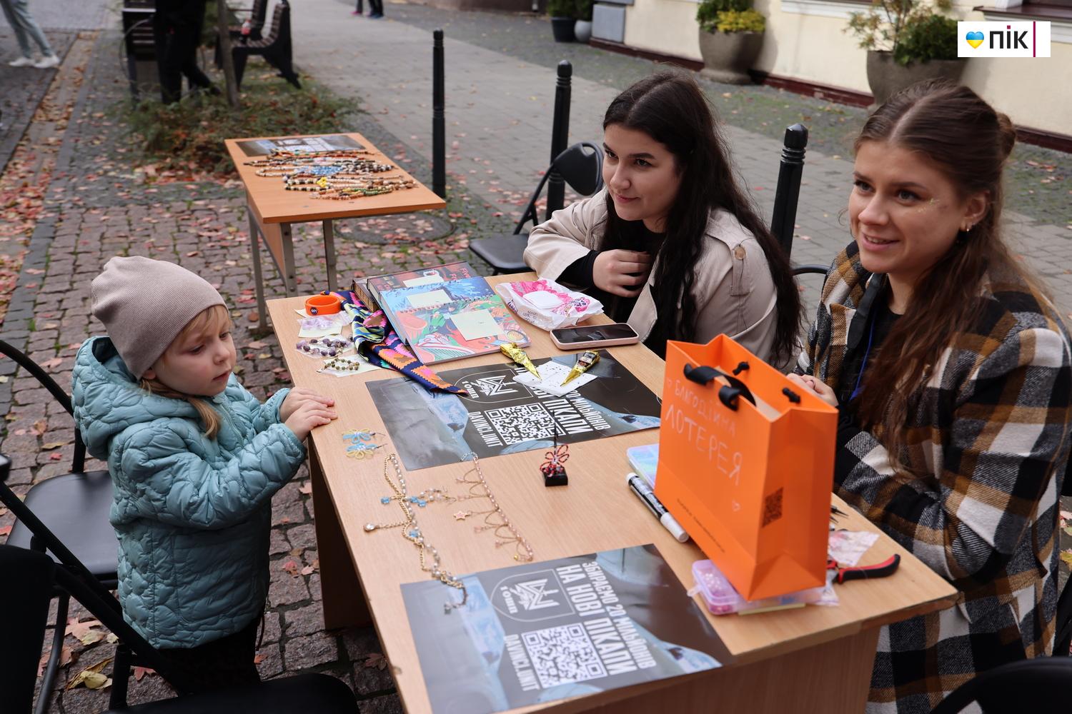 У Франківську відбувся благодійний фестиваль на підтримку 1 ОШП ім. Коцюбайла (ФОТО) 15 G71A0442 resize