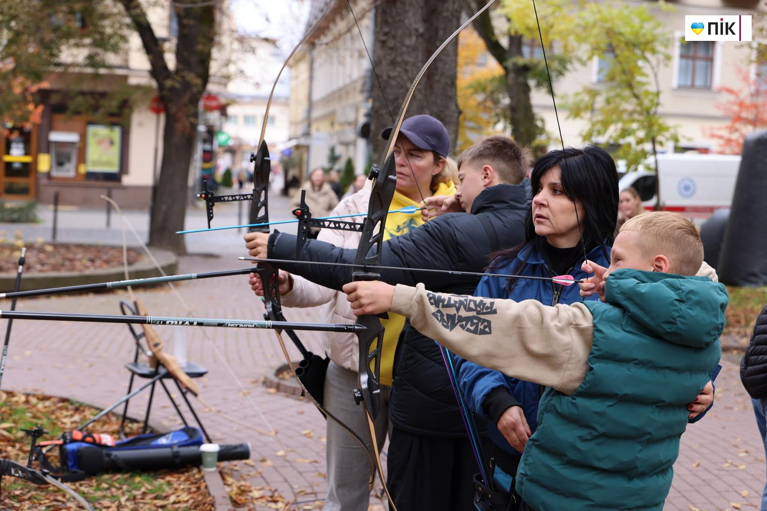 У Франківську відбувся благодійний фестиваль на підтримку 1 ОШП ім. Коцюбайла (ФОТО) 25 G71A1123 resize 1