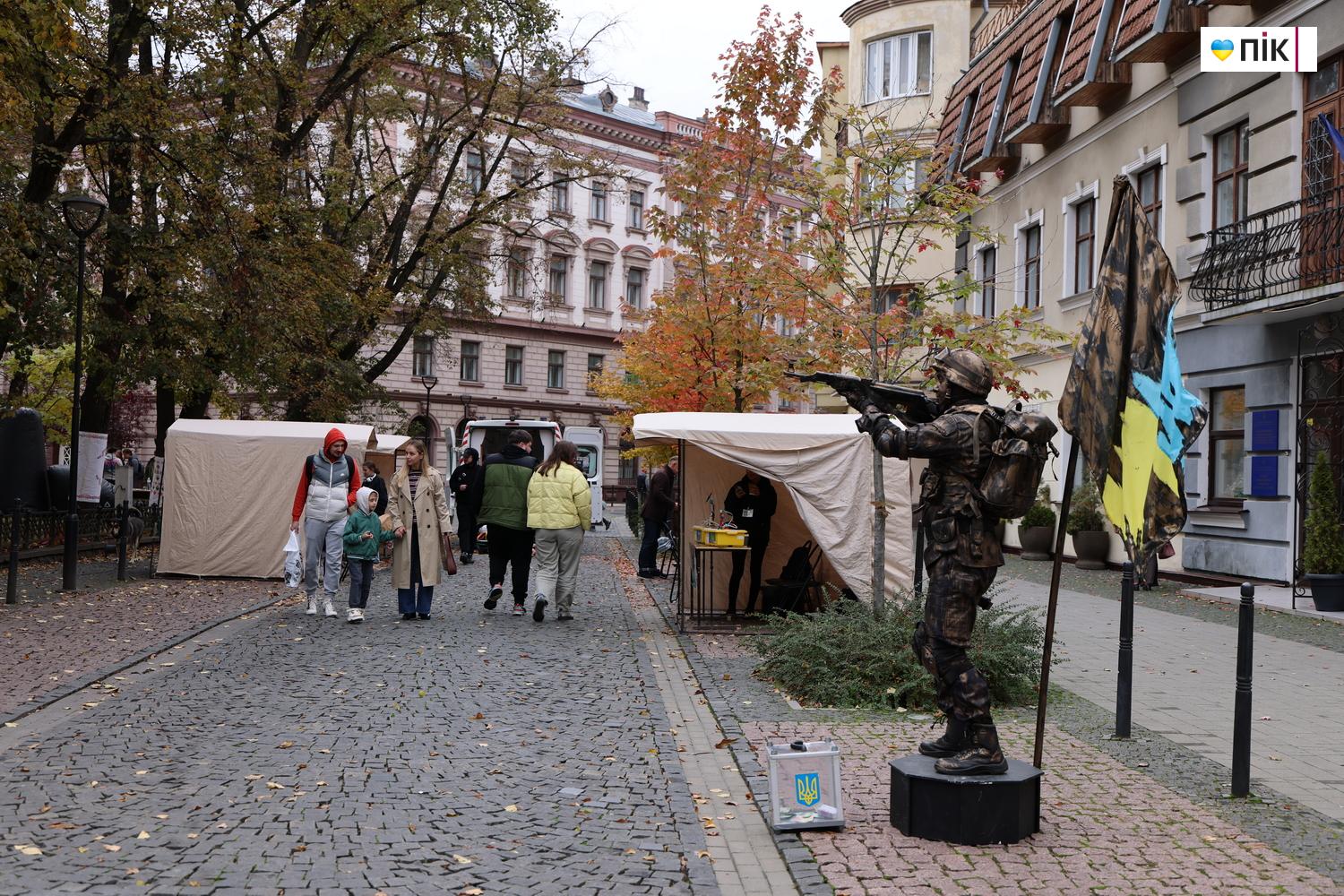 У Франківську відбувся благодійний фестиваль на підтримку 1 ОШП ім. Коцюбайла (ФОТО) 30 G71A1187 resize
