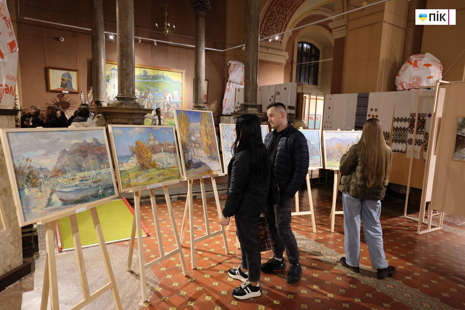 Люди Прикарпаття: на виставці "Від Тараса до Панаса" (ФОТО) 17 G71A2788 resize